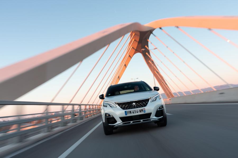  Peugeot 3008 GT HYBRID4 2019 года  (WW) (фото 36 из 40)